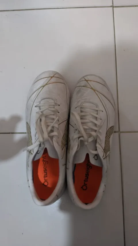 Sepatu futsal — foto 3 dari 3