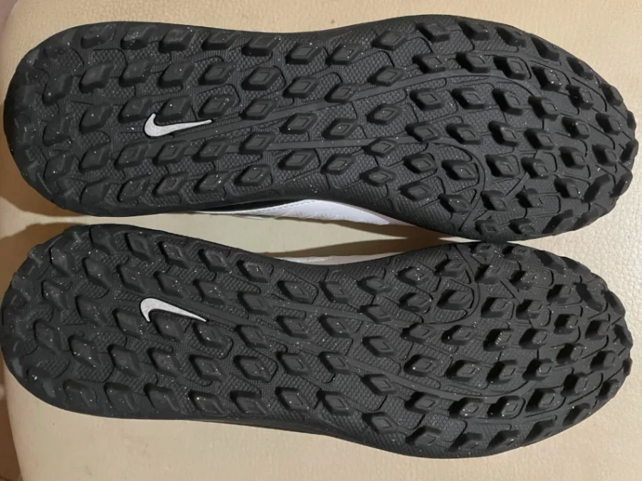 Sepatu minisoccer Nike Phantom GX II Club Turf — foto 5 dari 5