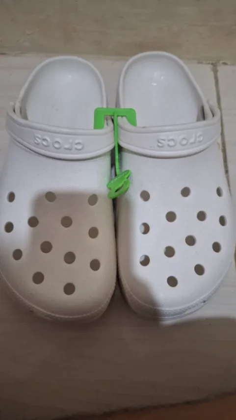 CROCS Classic Clog — foto 1 dari 3