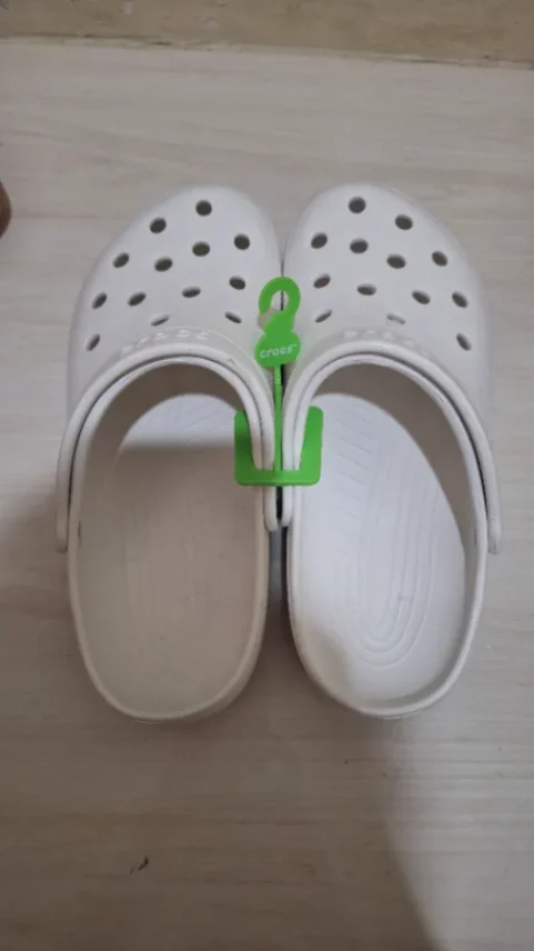 CROCS Classic Clog — foto 2 dari 3