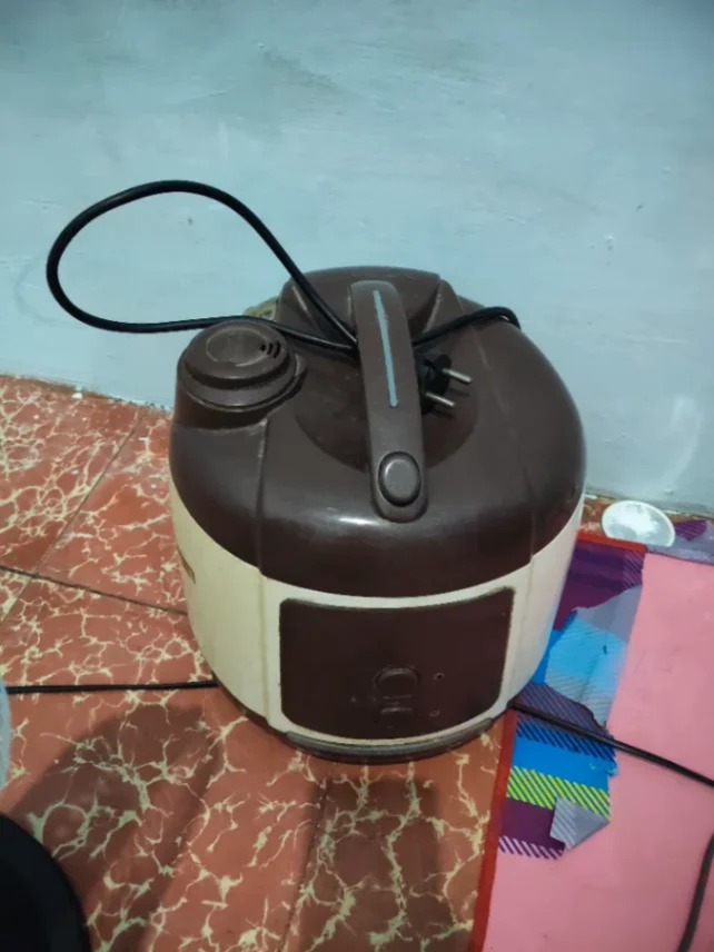 Kipas dan rice cooker — foto 1 dari 5