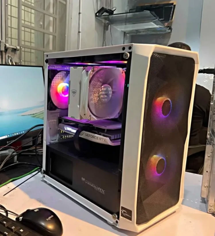 PC Gaming Ryzen 5 7500f, Rtx 4060, ram 32gb ddr5 6400mhz — foto 1 dari 3