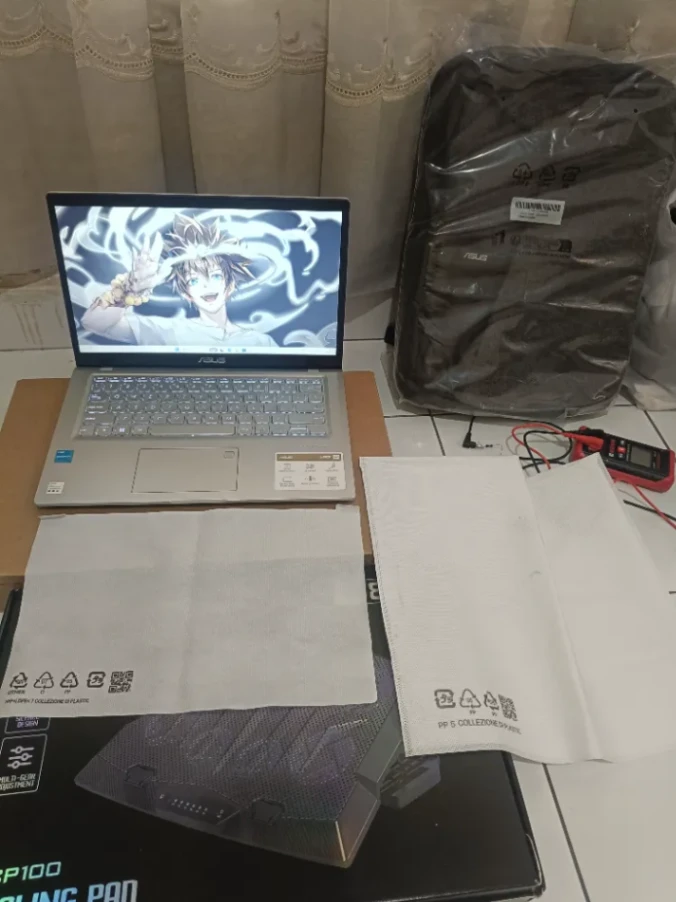 Laptop Asus Vivobook ram 8 SSD 512