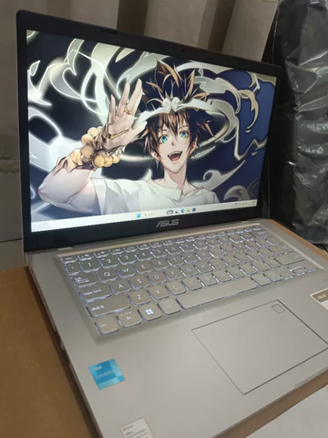 Laptop Asus Vivobook ram 8 SSD 512 — foto 3 dari 4