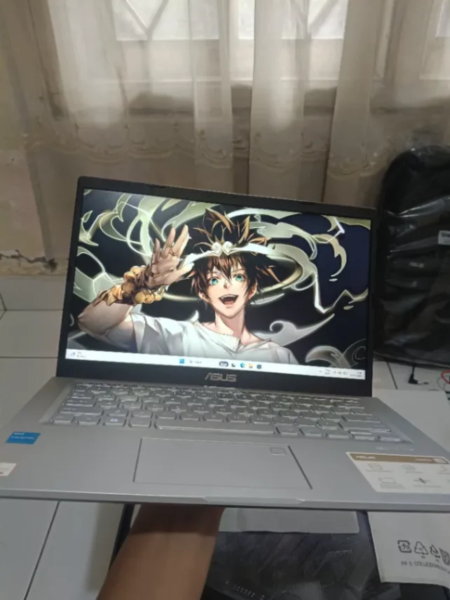 Laptop Asus Vivobook ram 8 SSD 512 — foto 4 dari 4