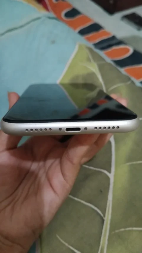 Ip 11 inter 64gb — foto 3 dari 4