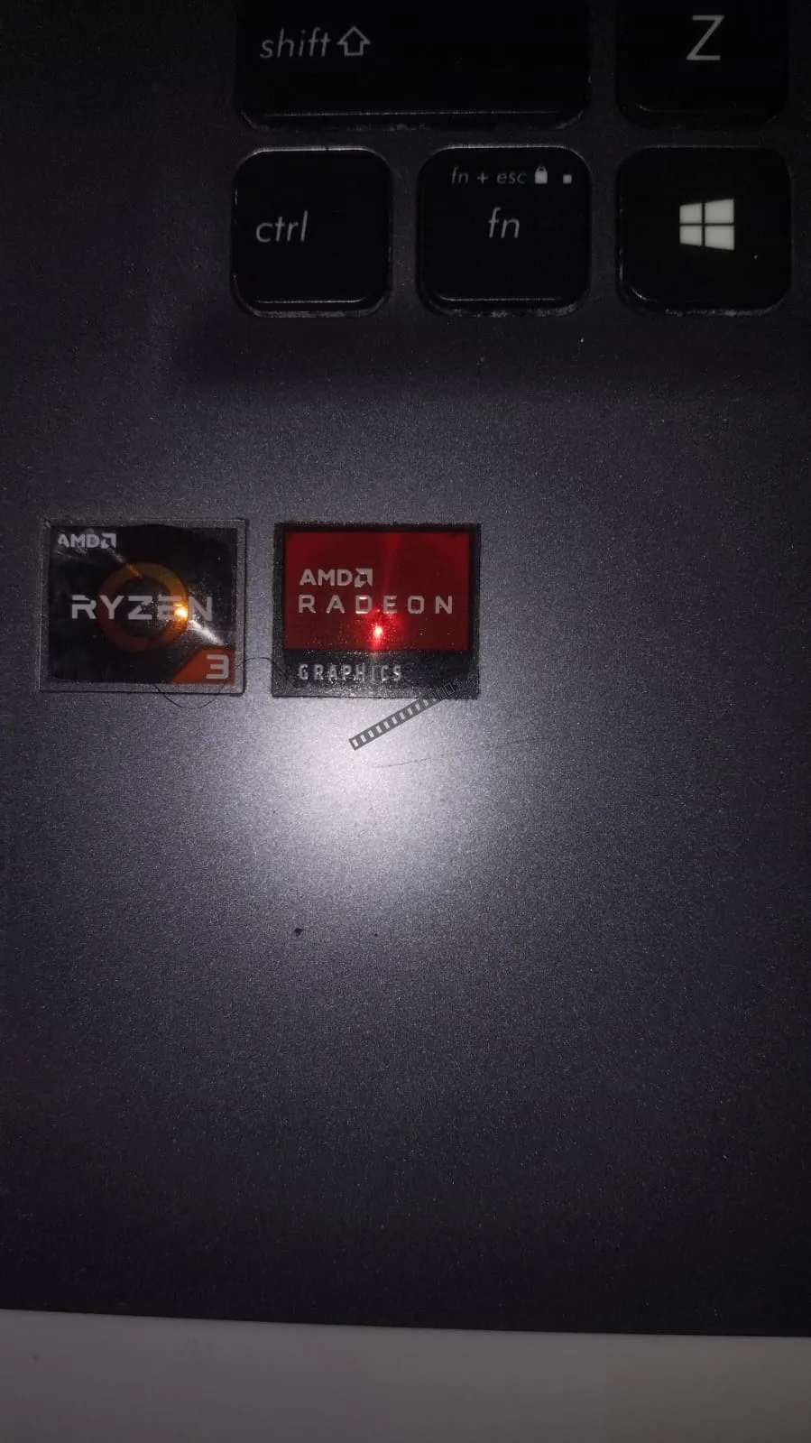 Laptop ASUS Ryzen 3